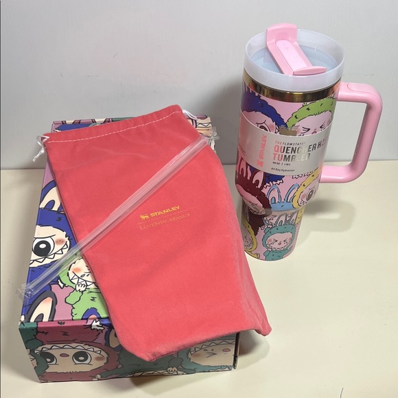 Stanley Labubu Character The Flowstate Quencher H2.0 40oz Tumbler - Picture 2 of 2